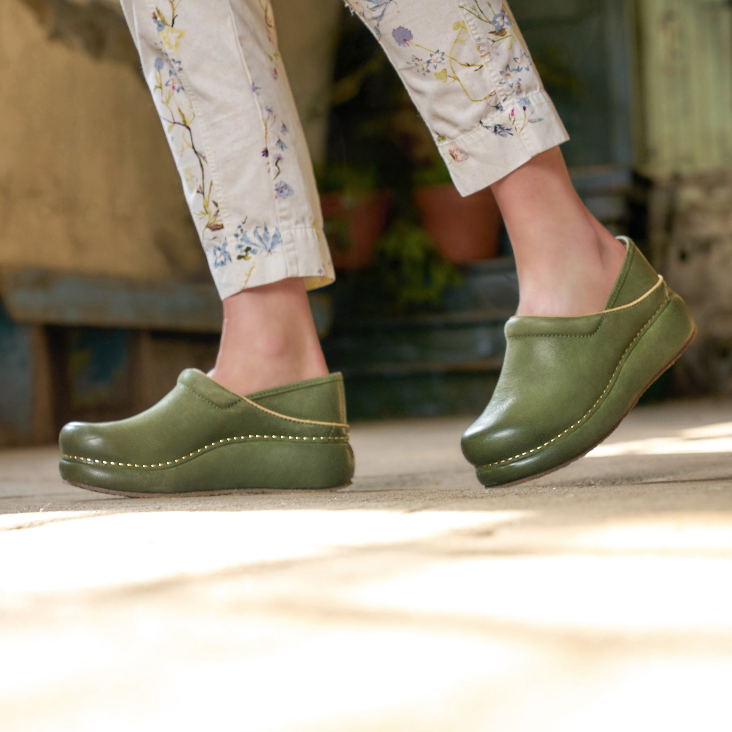 Green Burnished Nubuck Platform Pro Shoes