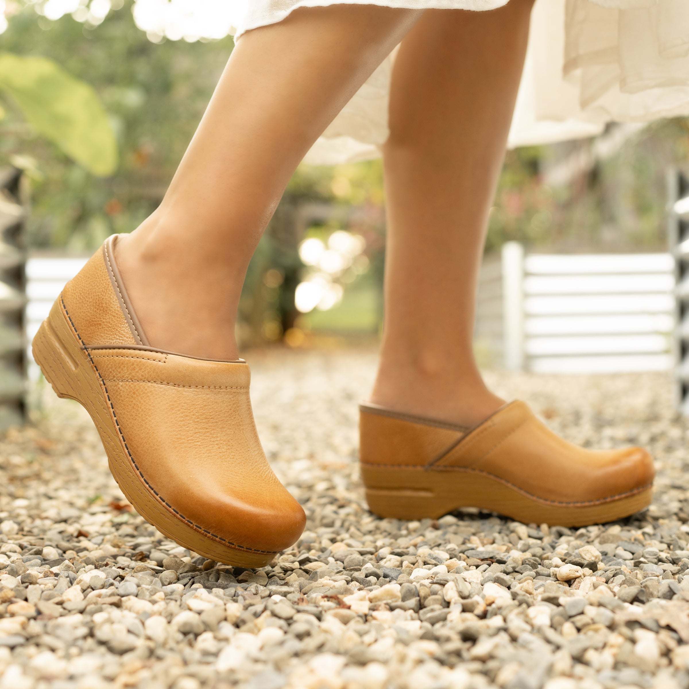 Distressed Honey Wide Pro