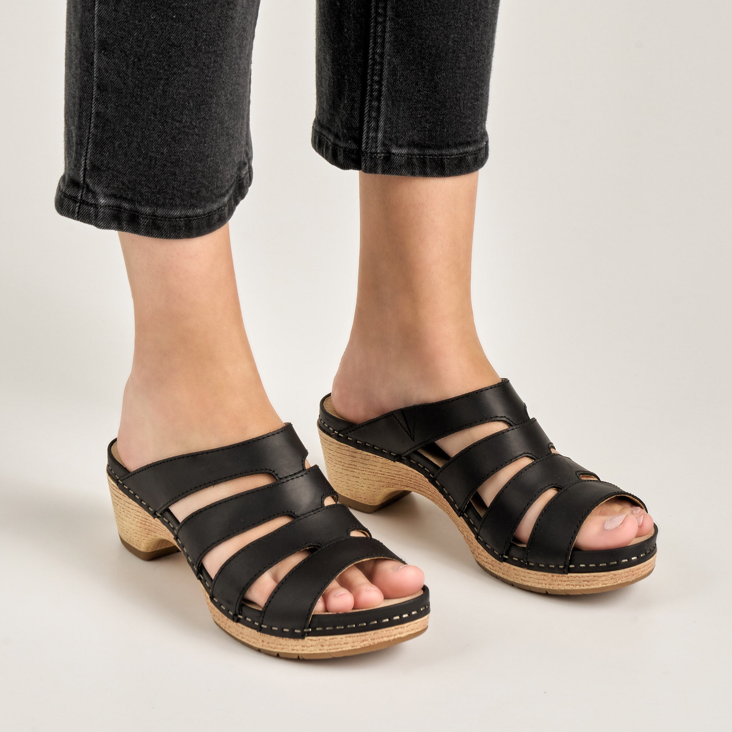 Lyndi Black Oiled Leather Pull-Up Boots