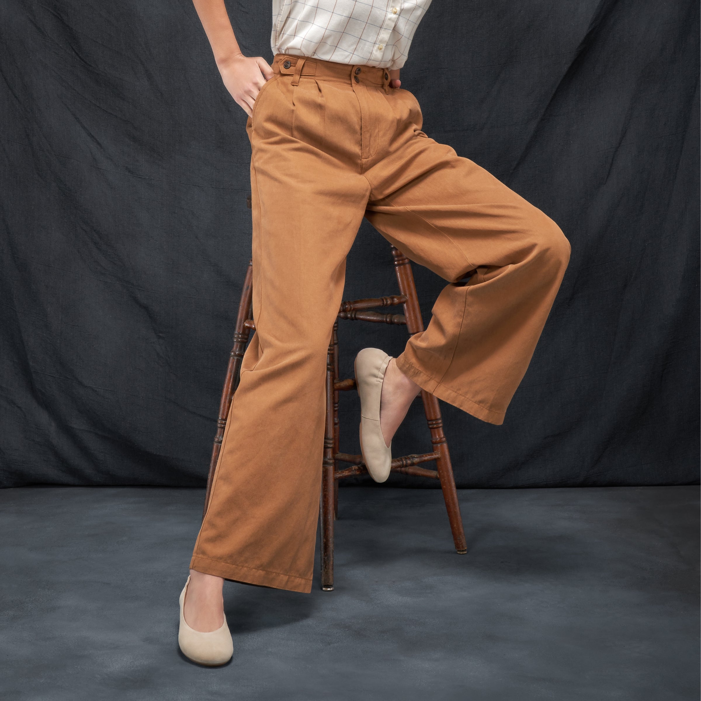 Mollie Suede Sandals – Soft & Stylish
