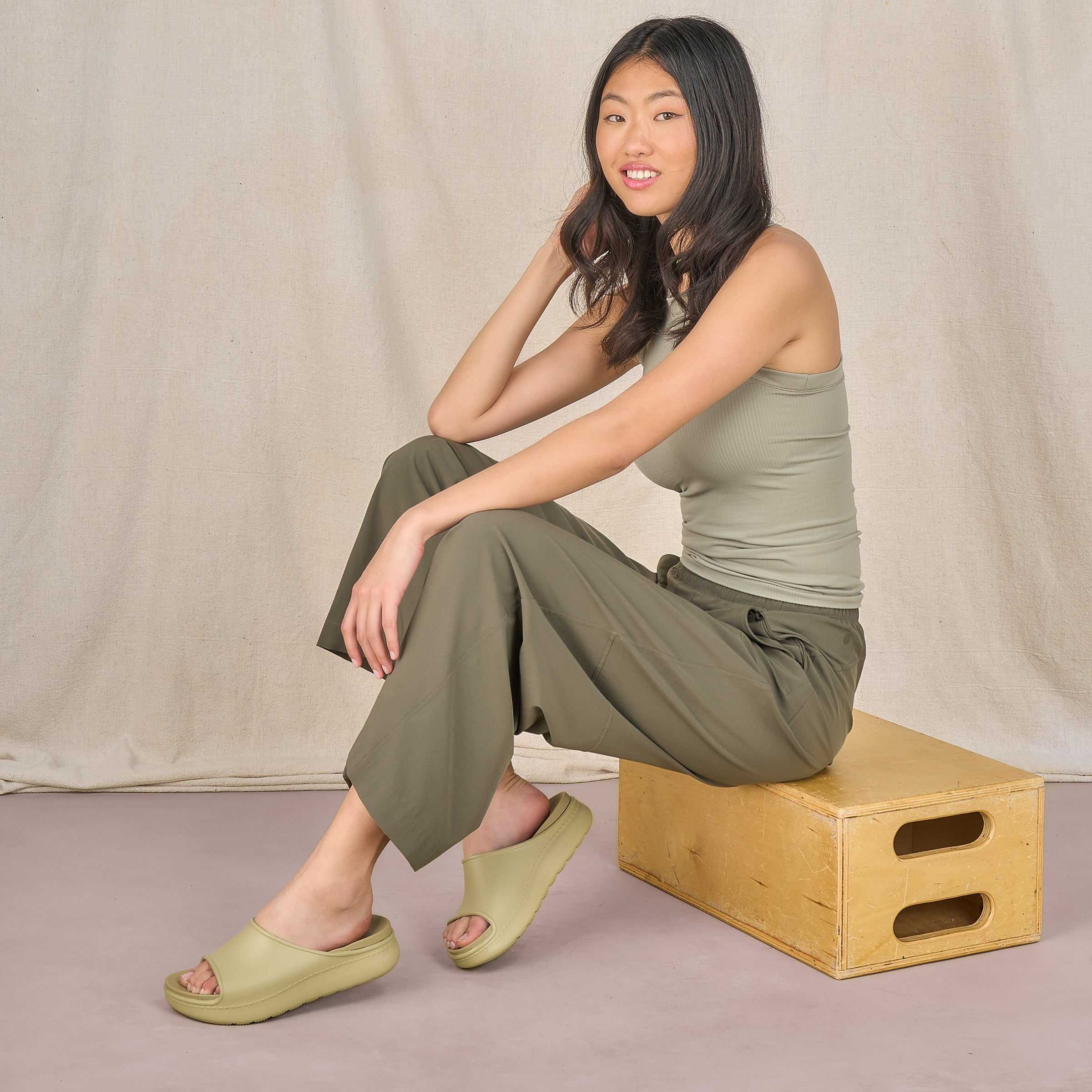 Devyn Sage Molded Case for Travel