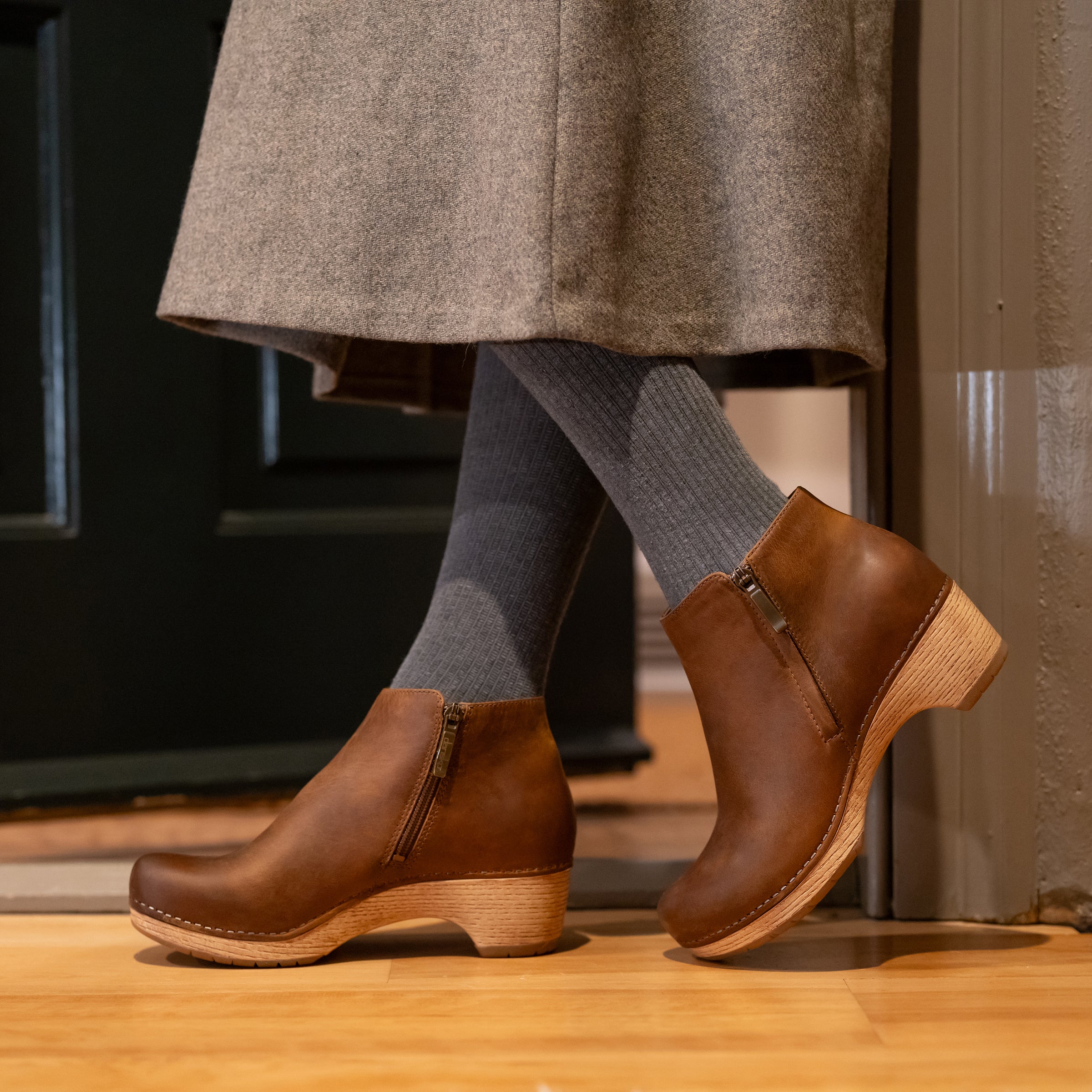 Lizanne Tan Leather Oiled Pull-Up Boots